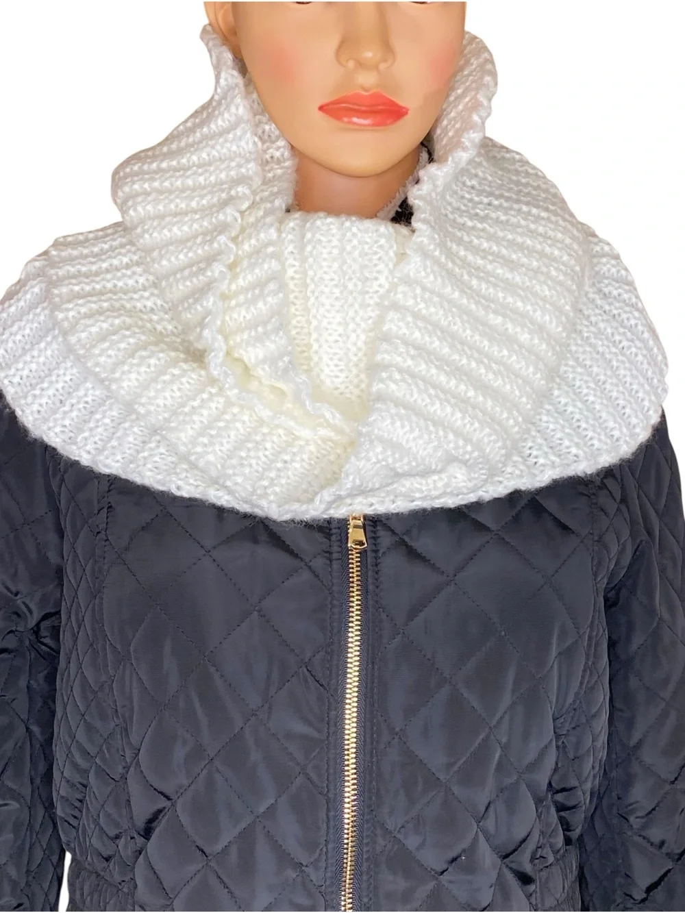 Aeropostale Cozy White Knit Infinity Scarf Warm Winter Accessory Chunky Knit